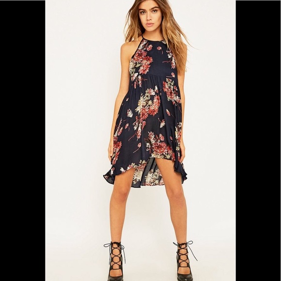 Kimchi Blue Dresses & Skirts - Urban Outfitters Kimchi Blue floral swing dress